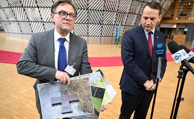 Rosjanie zdewastowali pomnik polskich ofiar w Miednoje