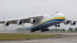 Rosjanie zniszczyli największy samolot świata, An-225 Mrija