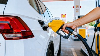 ​Rosną ceny paliw na stacjach. Ekspert kreśli scenariusz