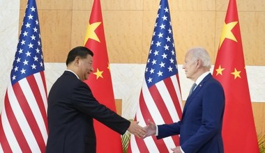 Rosną napięcia między USA a Chinami. Biden odcina Pekinowi dostęp do technologii