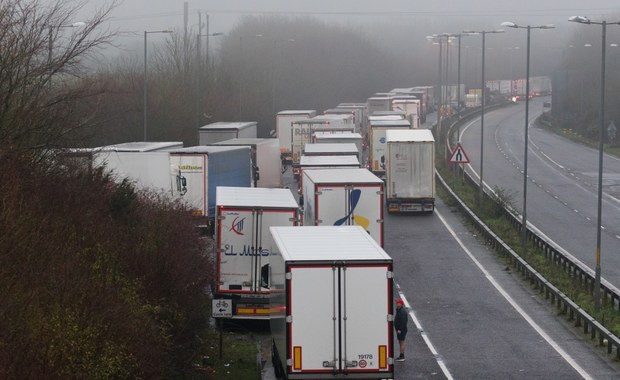 Rośnie desperacja polskich kierowców, uwięzionych w Wielkiej Brytanii. Pojawił się plan strajku głodowego