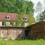 Rośnie liczba pustostanów w Polsce. Gminy nie mają na nie pomysłu