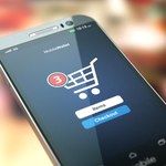 Rośnie popularność mobilnych zakupów i technologii w handlu. Tradycyjne sklepy nie znikną, ale muszą zmienić funkcję