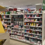 Rossmann przecenił patelnie i garnki do 4,99 zł. Klienci zwrócili uwagę na nietypową ofertę