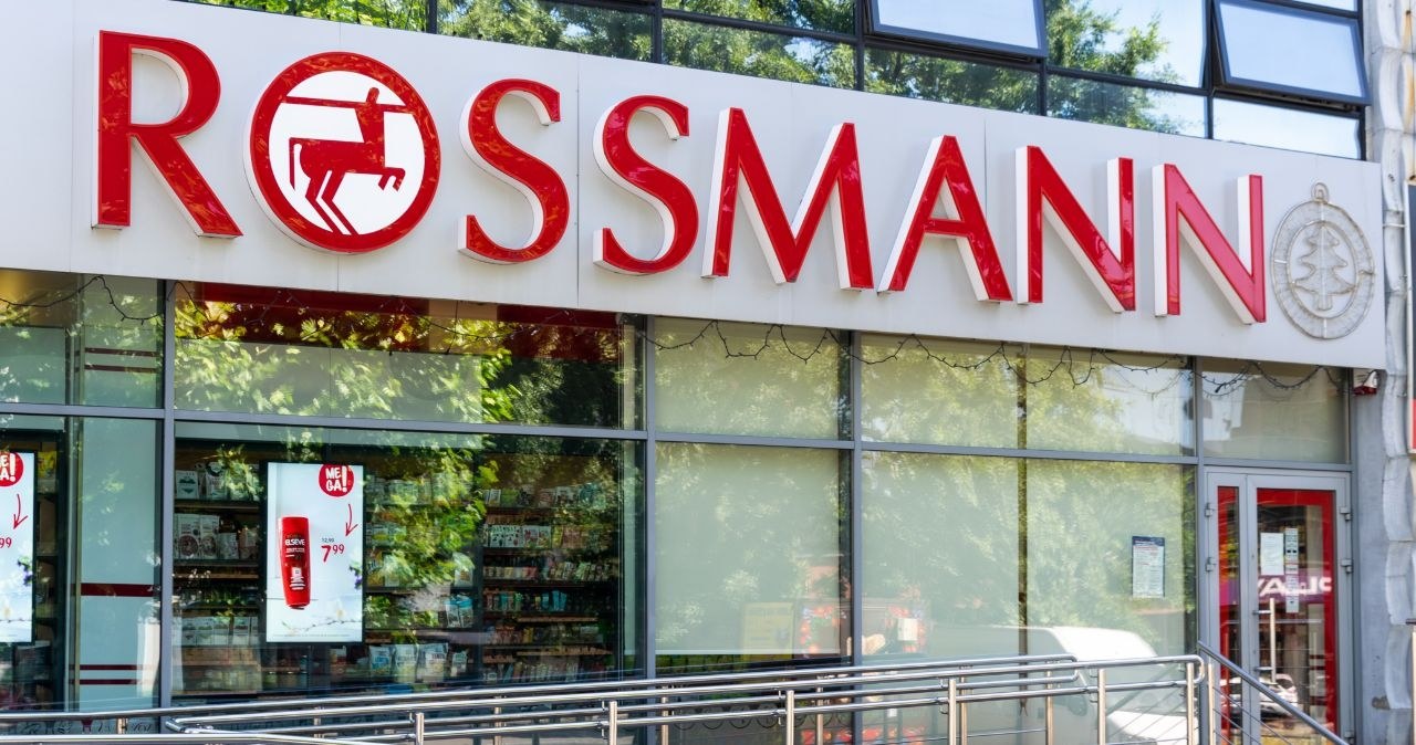 Rossmann przecenił popularne arabskie perfumy /adobestock /INTERIA.PL