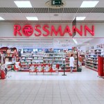 Rossmann z promocją na uśmiech bez uśmiechu. Ten "błąd" nie znika od ponad miesiąca