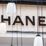 Rosyjscy influencerzy oburzeni na Chanel. Nie są obsługiwani w butikach marki