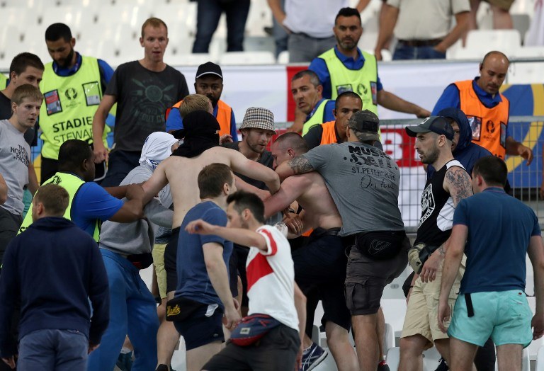 Rosyjscy kibice brali udział w bójkach /AFP