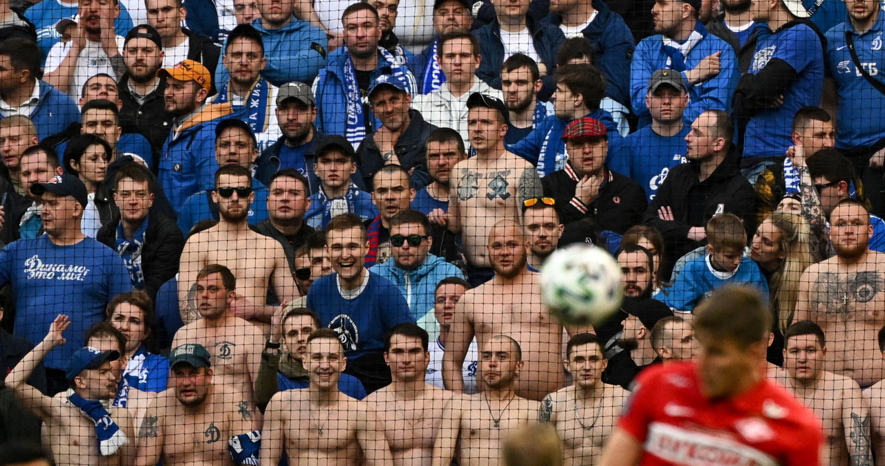 Rosyjscy kibice w tym sezonie będą musieli obejść się smakiem, nie zagrają ulubionymi drużynami w najpopularniejszej grze sportowej /AFP