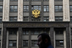 Rosyjscy urzędnicy na zagranicznych wakacjach. Deputowany chce ich czipować