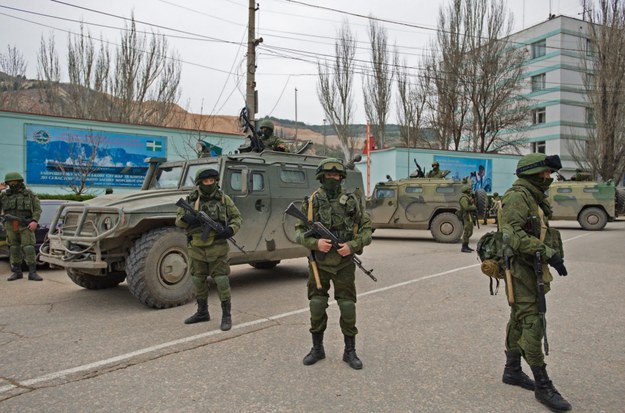 Rosyjscy żołnierze na Krymie /ANTON PEDKO  /PAP/EPA