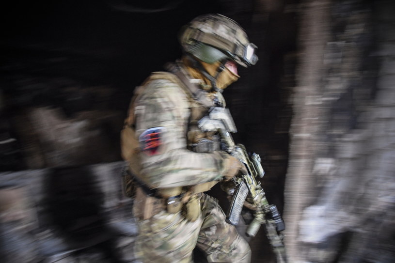 Rosyjscy żołnierze pozostawiają po sobie ogromne spustoszenie /AFP