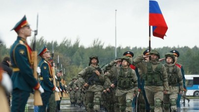 Rosyjscy żołnierze witani chlebem i solą. Przygotowania do Zapad-2025
