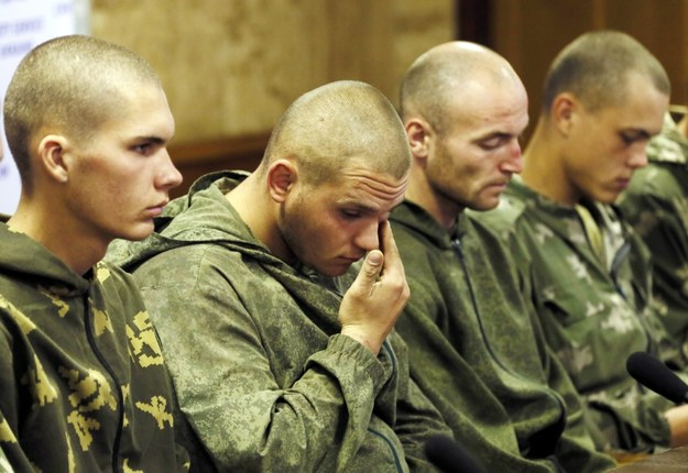 Rosyjscy żołnierze zatrzymani na Ukrainie /VLADIMIR GONTAR /PAP/EPA