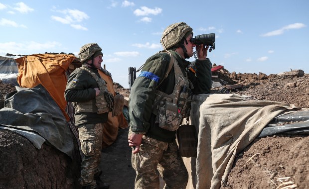 Rosyjska armia traci kolejnych dowódców i się przegrupowuje. 30. dzień wojny w Ukrainie