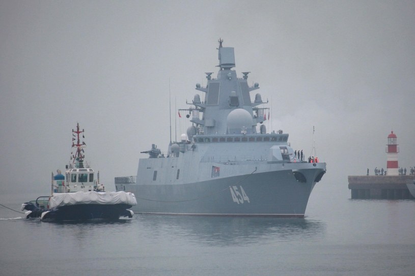 Rosyjska fregata Admirał Gorszkow - z niej przeprowadzono testy naddźwiękowego pocisku. Zdjęcie z 2019 roku w chińskim porcie /AFP