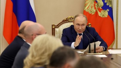 Rosyjska gospodarka wyraźnie hamuje. Putin szuka winnych
