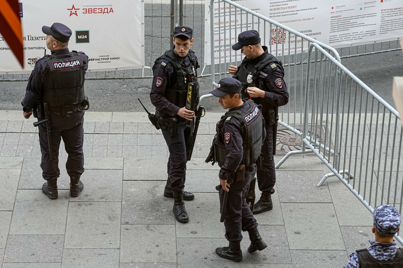 Rosyjska policja tropi przejawy proukraińskiej postawy /AP/Associated Press /East News