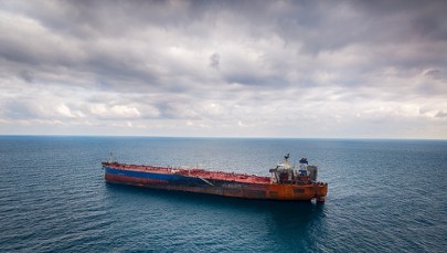 Rosyjska ropa wraca na rynek. USA łagodzą sankcje