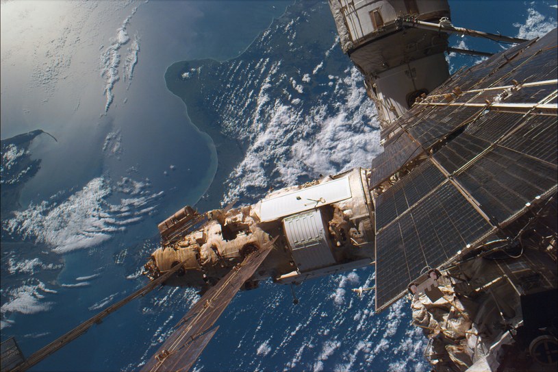 Rosyjska stacja kosmiczna Mir została zdeorbitowana 23 marca 2001 r. Czego była świadkiem podczas kilkunastu lat działania? /Getty Images