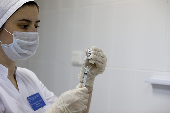 Rosyjska szczepionka Sputnik V /ANADOLU AGENCY /Getty Images