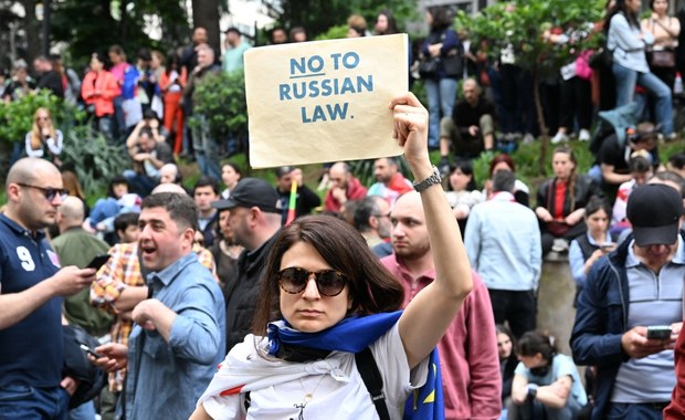 "Rosyjska ustawa" wejdzie w życie. Protesty w Gruzji po decyzji parlamentu