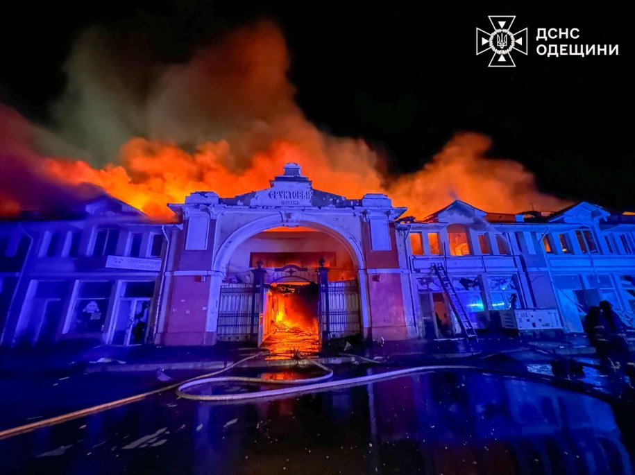 Rosyjski atak na centrum Odessy /Państwowa Służba Ratunkowa Ukrainy /