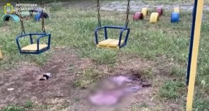 Rosyjski atak na plac zabaw w Chersoniu. "Druzgocący cios"