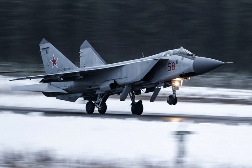 Rosyjski MiG-31 /Russian Defense Ministry Press Service/Associated Press/East New /East News