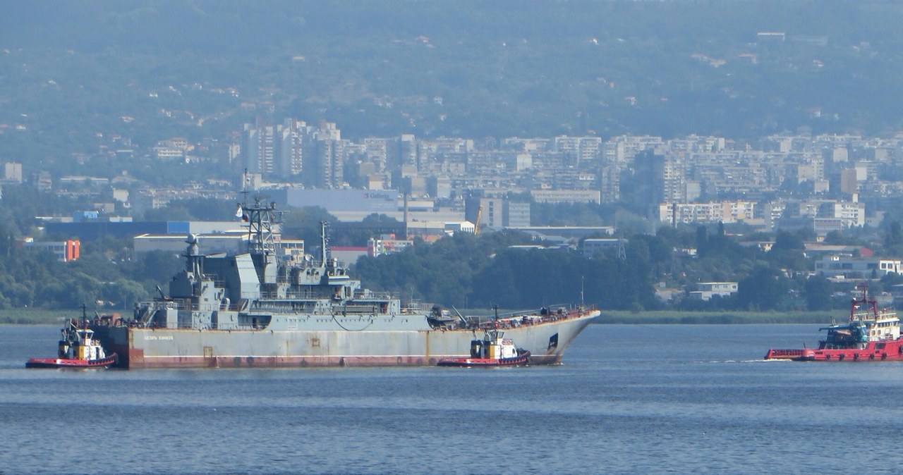 Rosyjski okręt Cezar Kunikow zniszczony przez ukraińskie drony /REX/EAST NEWS /East News
