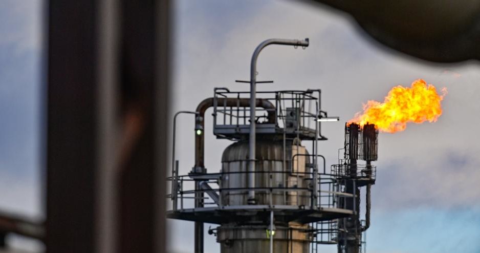 Rosyjski państwowy koncern naftowy Rosnieft zarzuca niemieckiemu rządowi „przymusowe wywłaszczenie“ swoich niemieckiech spółek zależnych Rosnieft Niemcy i RN Refining & Marketing /Patrick Pleul/dpa-Zentralbild/picture alliance /Deutsche Welle