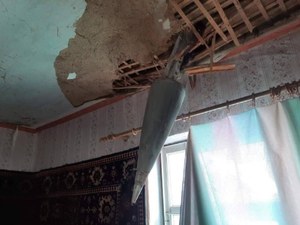 Rosyjski pocisk wbił się w dach budynku mieszkalnego w Charkowie