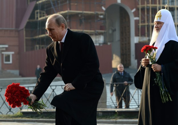 Rosyjski prezydent składa kwiaty na Placu Czerwonym w Moskwie /VASILY MAXIMOV /PAP/EPA
