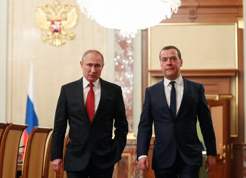 Rosyjski prezydent Władimir Putin i wiceprzewodniczący Rady Bezpieczeństwa Federacji Rosyjskiej Dmitrij Miedwiediew /DMITRY ASTAKHOV / SPUTNIK  /AFP