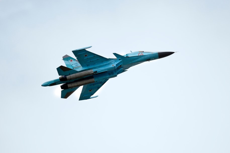 Rosyjski samolot myśliwsko-bombowy Su-34 /Shutterstock