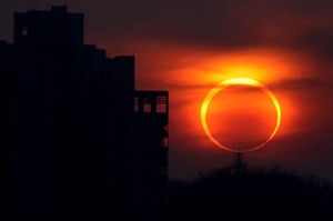 Rosyjski satelita będzie obserwował najbliższe zaćmienie Słońca