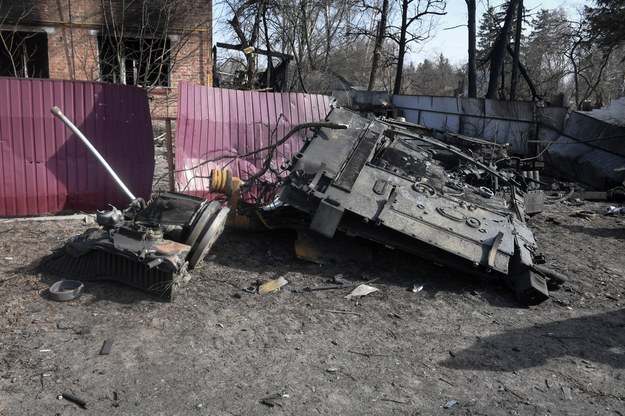 Rosyjski sprzęt wojskowy zniszczony podczas ataku przeciwpancernego /PAP, Andrzej Lange /PAP