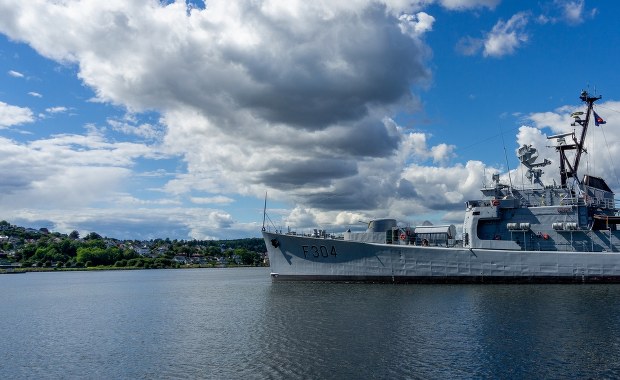 Rosyjski statek manewrował w rejonie infrastruktury NATO. "Awaria jako przykrywka"