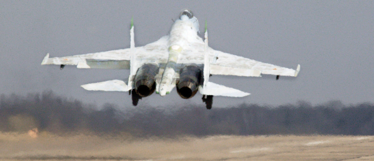 Rosyjski Su-27 niebezpiecznie zbliżył się do amerykańskiego samolotu? Moskwa zaprzecza 