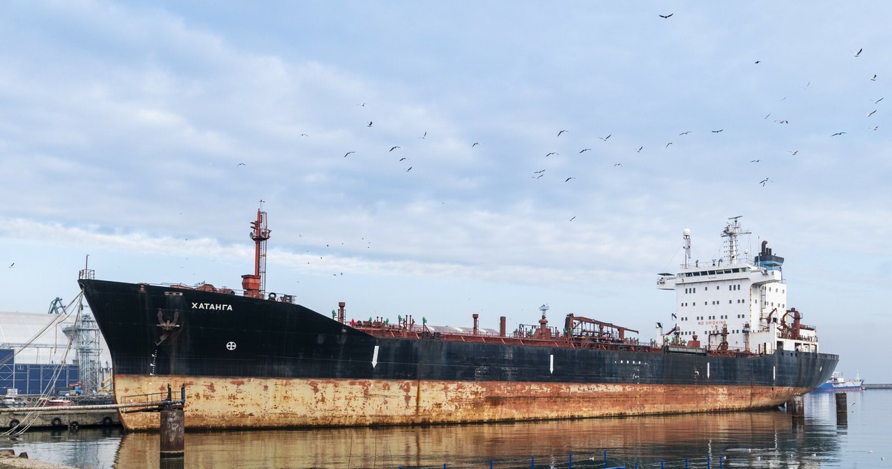 Rosyjski tankowiec Khatanga nareszcie opuści gdyński port? Czeka go złomowanie /Piotr Hukalo / Piotr Hukalo /East News