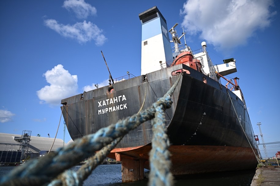 Rosyjski zbiornikowiec Khatanga w Porcie Gdynia /Adam Warżawa /PAP