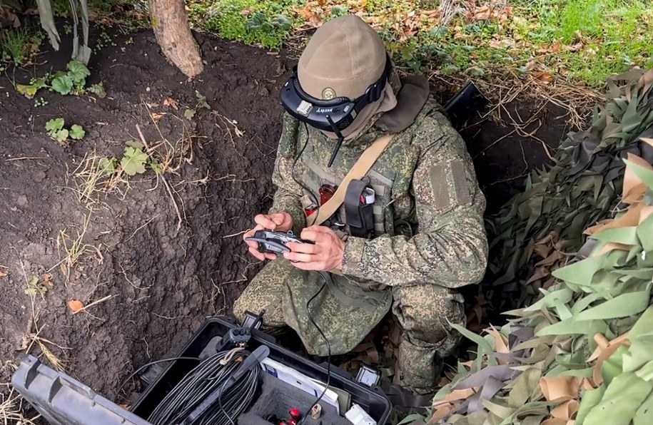 Rosyjski żołnierz na froncie w Ukrainie (lokalizacja nieznana) /RUSSIAN DEFENCE MINISTRY PRESS SERVICE/HANDOUT /PAP/EPA