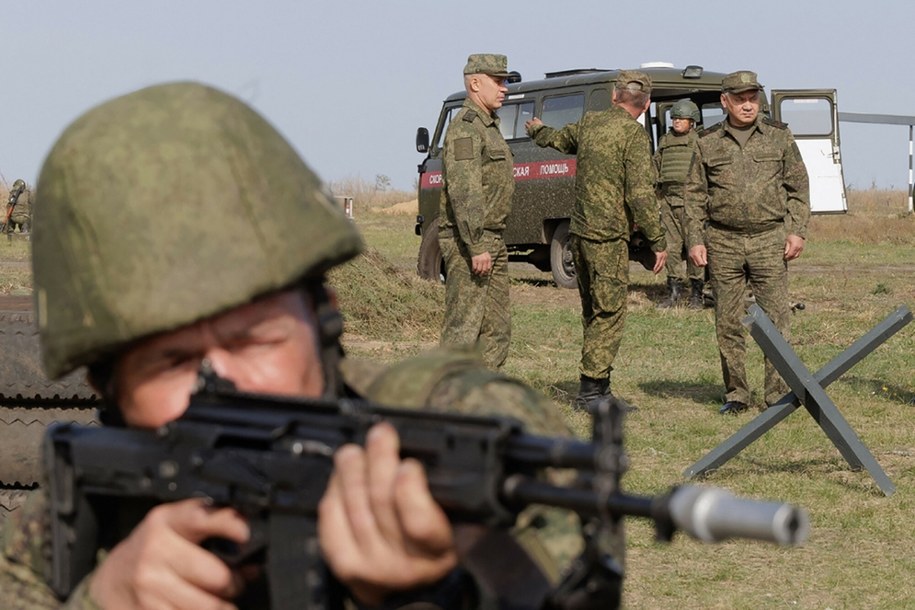 "Rozwodnicy - za karę - na front". Kuriozalny pomysł w Rosji