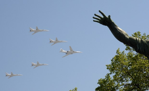 Rosyjskie bombowce strategiczne nad Bałtykiem. Miały towarzystwo