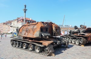 Rosyjskie czołgi na placu Zamkowym w Warszawie. Wystawa w stolicy