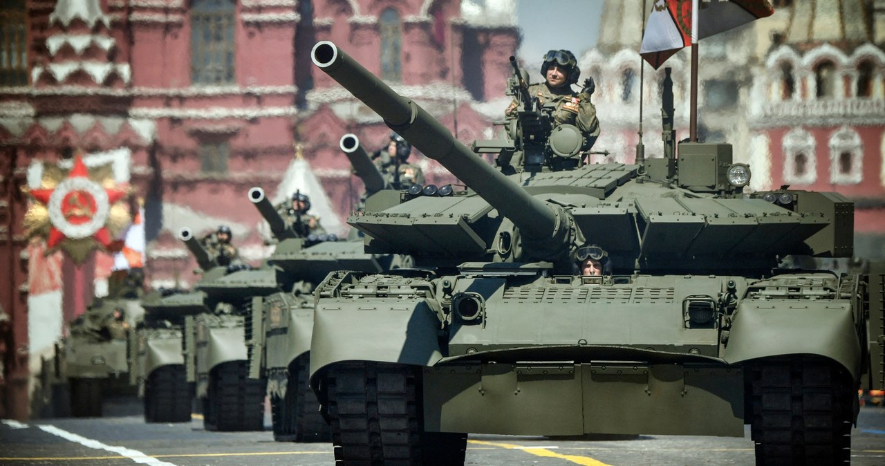 Rosyjskie czołgi podczas parady militarnej w Moskwie, zdjęcie ilustracyjne /ALEXANDER NEMENOV / AFP /AFP