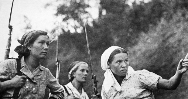 Rosyjskie dziewczyny, które dołączyły do partyzantki w 1941 roku /Getty Images