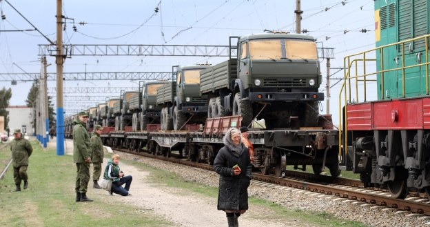 Rosyjskie Kamazy w drodze na Krym /AFP