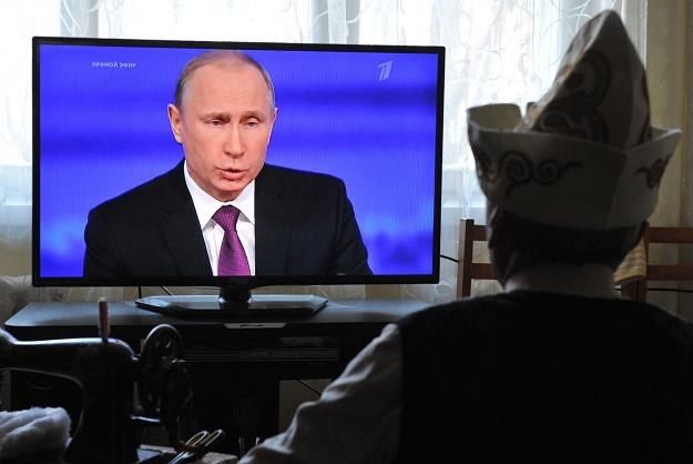 Rosyjskie kanały telewizyjne otrzymały instrukcje z Kremla /AFP