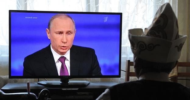 Rosyjskie kanały telewizyjne otrzymały instrukcje z Kremla /AFP